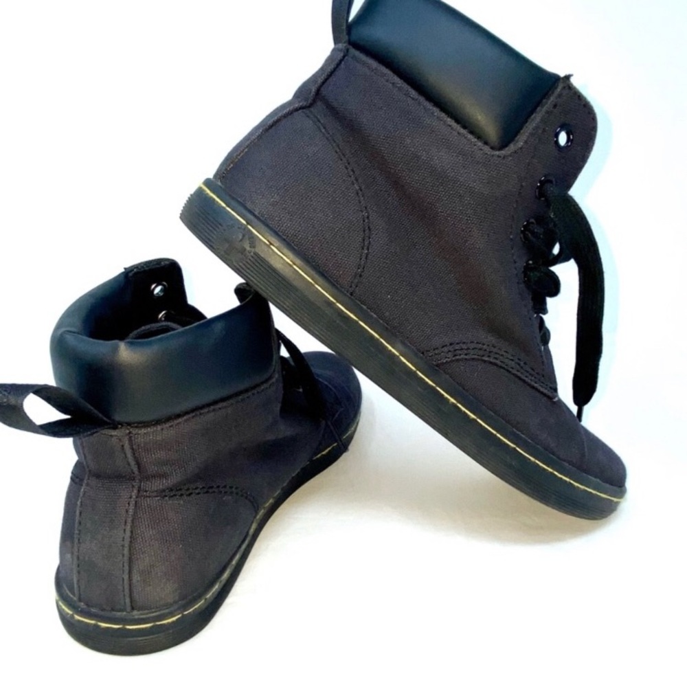 Dr. Martens Maelly Air Wair Boots Womens 8 Blue/Black Canvas.
